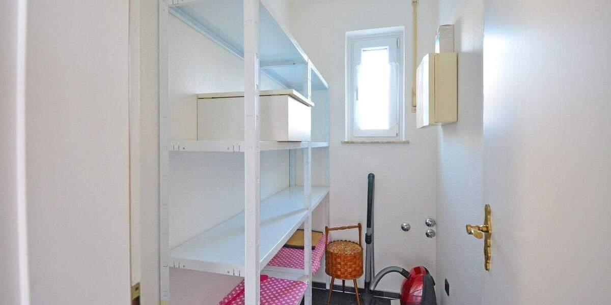 Mehrfamilienhaus, Wohnhaus Hofgeismar / Hombressen Hombressen - 9 Zimmer, 245 m&sup2;, 330.000&euro; | Angebot:25735154