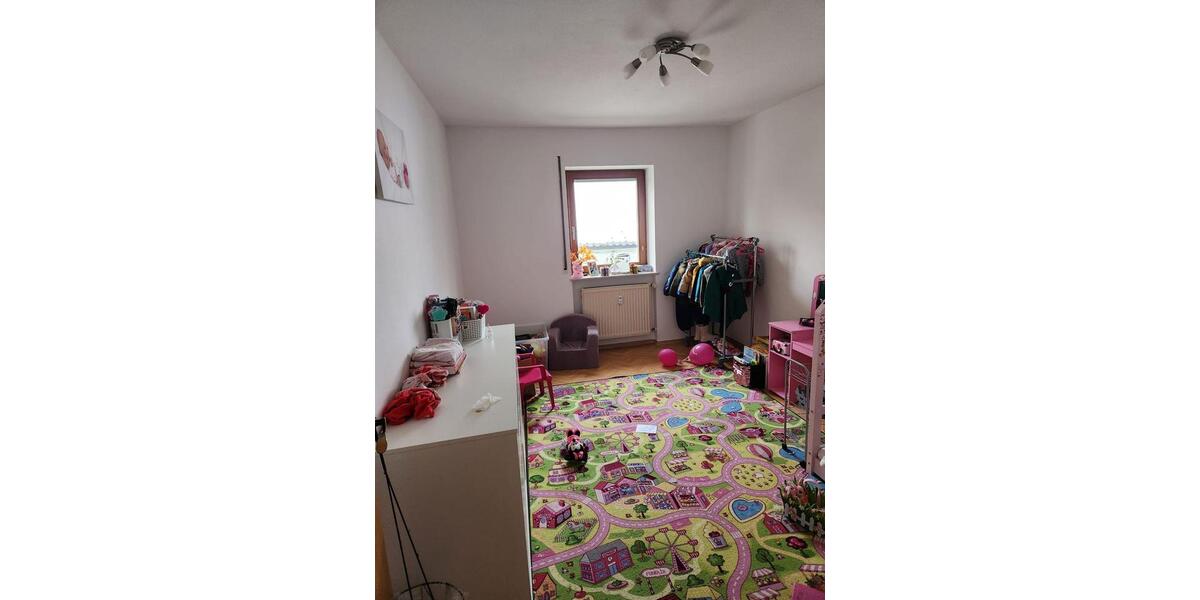 Etagenwohnung Schöllnach - 4 Zimmer, 110 m&sup2;, 700&euro; | Angebot:25408053