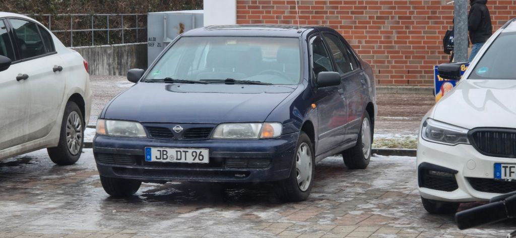 Nissan Almera 83.000 km 2.600 &euro; Blankenfelde-Mahlow 15827