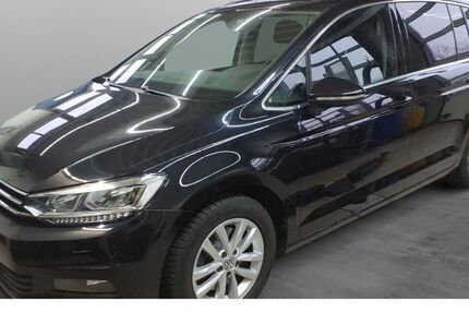 VW Touran 57.500 km 25.380 &euro; Würzburg 97076