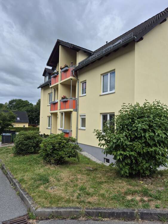 Wohnung zum Mieten in Oelsnitz 420 € 73.28 m²