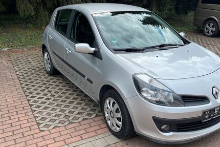 Renault Clio 76.035 km 3.300 &euro; Eisleben 06295