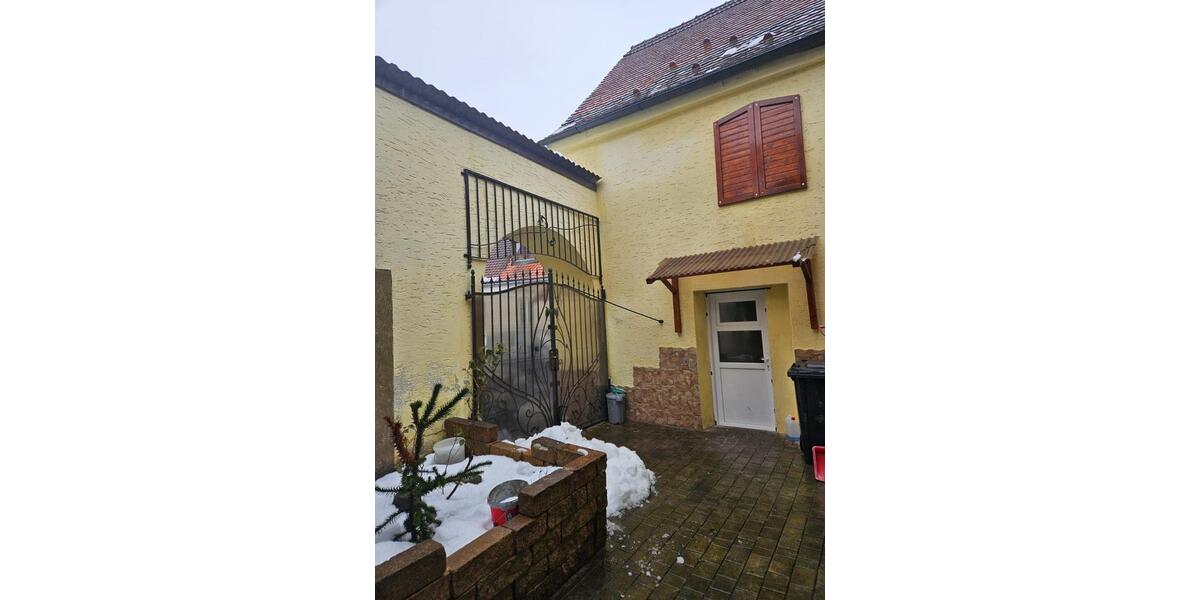 Einfamilienhaus Falkenstein - 6 Zimmer, 410 m&sup2;, 240.000&euro; | Angebot:26447243