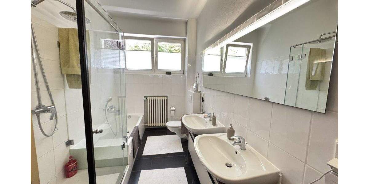 Sonnendurchflutete 6 - Zimmerwohnung mit Terrasse im oberen Ostviertel von Göttingen 6 zimmer