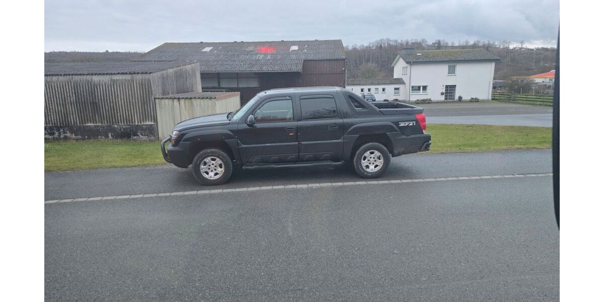 Chevrolet Avalanche 164.500 km 9.800 &euro; Rüthen 59602