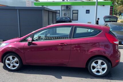 Ford Fiesta 170.500 km 2.420 € Düsseldorf 40229