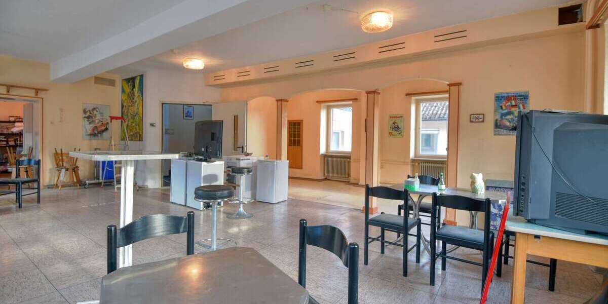 Ehemaliges Gasthaus mit 3 Einzelzimmer & 5 potentiellen Wohnungen inkl. Gaststätte und Parkplätze - Gewerbeobjekt Neckarsteinach | Angebot:26059114