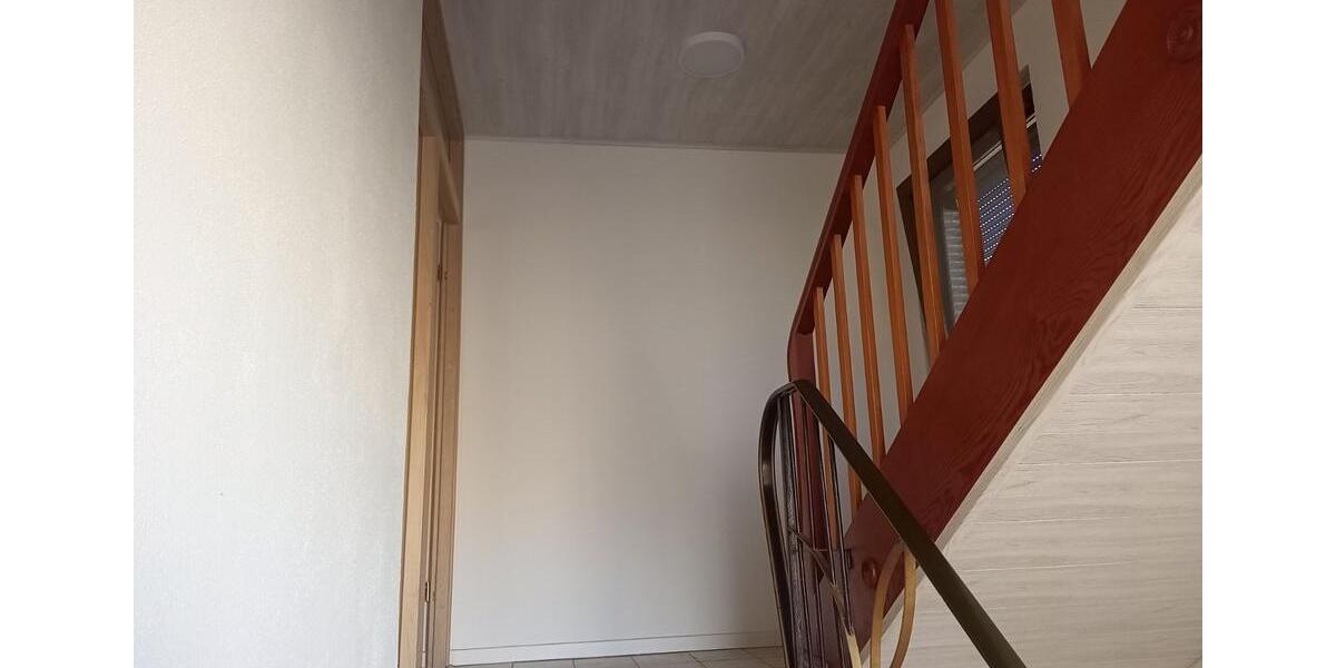 Einfamilienhaus Dellfeld - 6 Zimmer, 130 m&sup2;, 1.200&euro; | Angebot:26568338