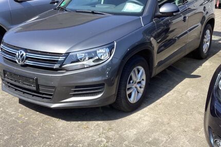 VW Tiguan 82.000 km 10.600 &euro; Cloppenburg 49661
