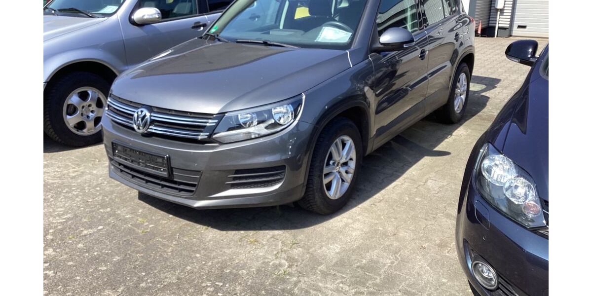 VW Tiguan 82.000 km 10.600 &euro; Cloppenburg 49661