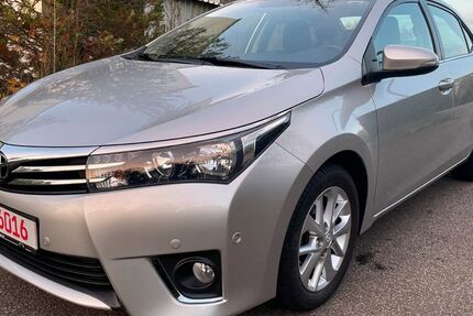 Toyota Corolla 56.000 km 14.990 € Chemnitz OT Grüna 09224