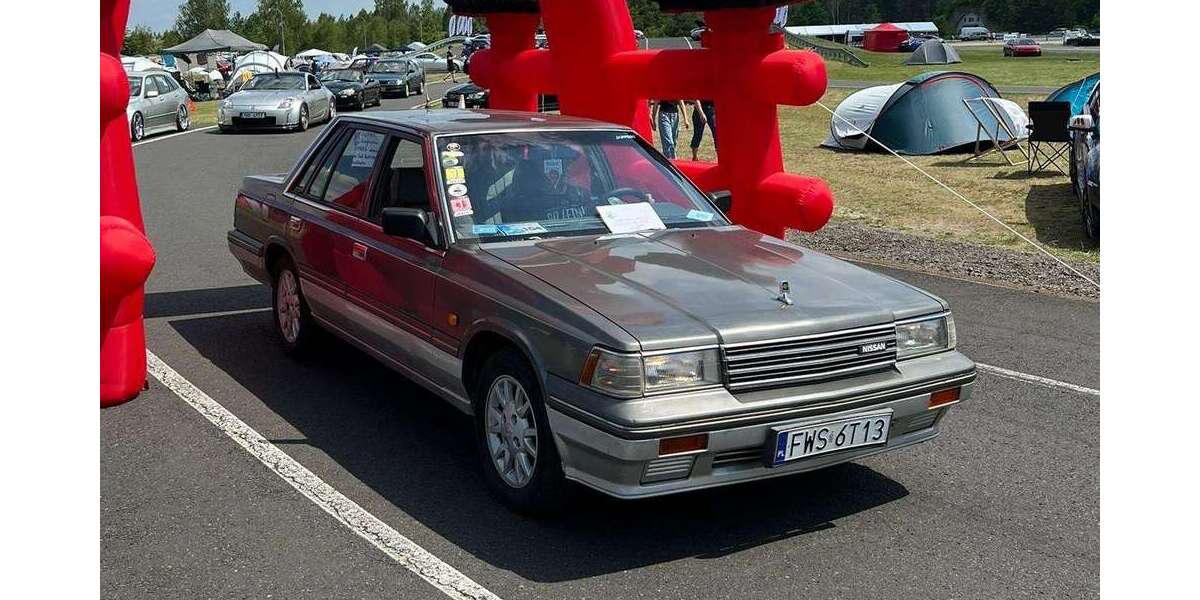 Nissan Laurel 220.000 km 8.100 &euro; Hüllhorst 32609
