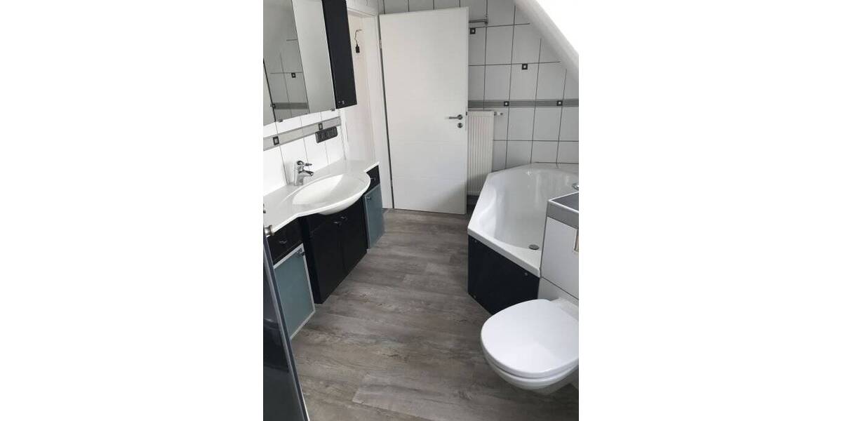 Mehrfamilienhaus, Wohnhaus Gunzenhausen - 5 Zimmer, 125 m&sup2;, 1.150&euro; | Angebot:26188159