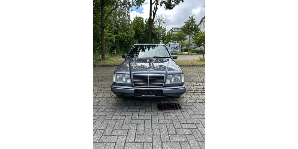 Mercedes-Benz 280 146.000 km 17.900 &euro; Flensburg 24937