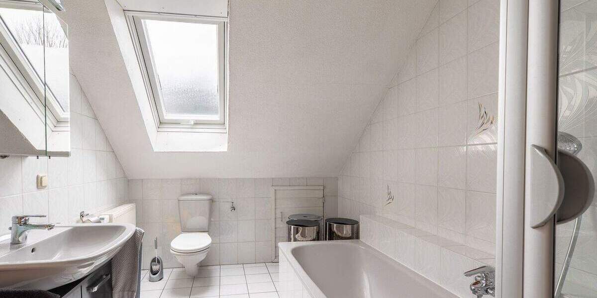 Einfamilienhaus Asperg - 7 Zimmer, 164 m&sup2;, 599.000&euro; | Angebot:25566860