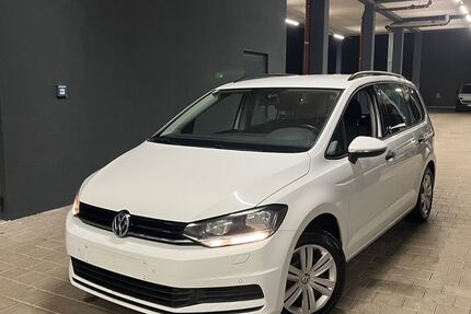 VW Touran 194.686 km 9.499 &euro; Kolbermoor 83059