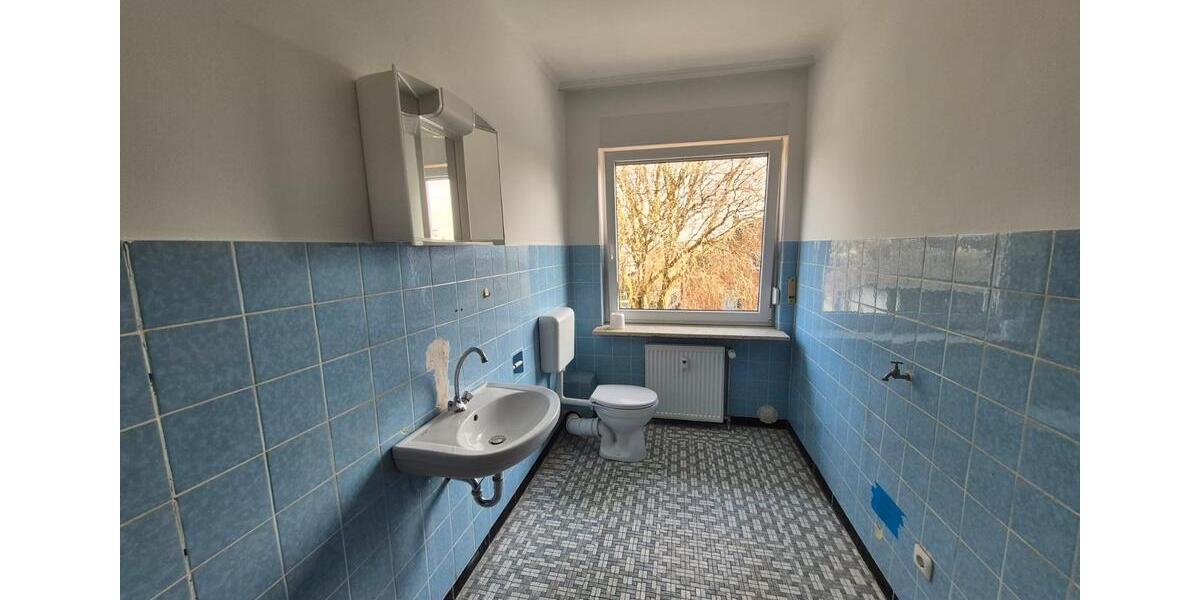 Dachgeschoßwohnung Lübbecke - 5 Zimmer, 190 m&sup2;, 950&euro; | Angebot:26232672