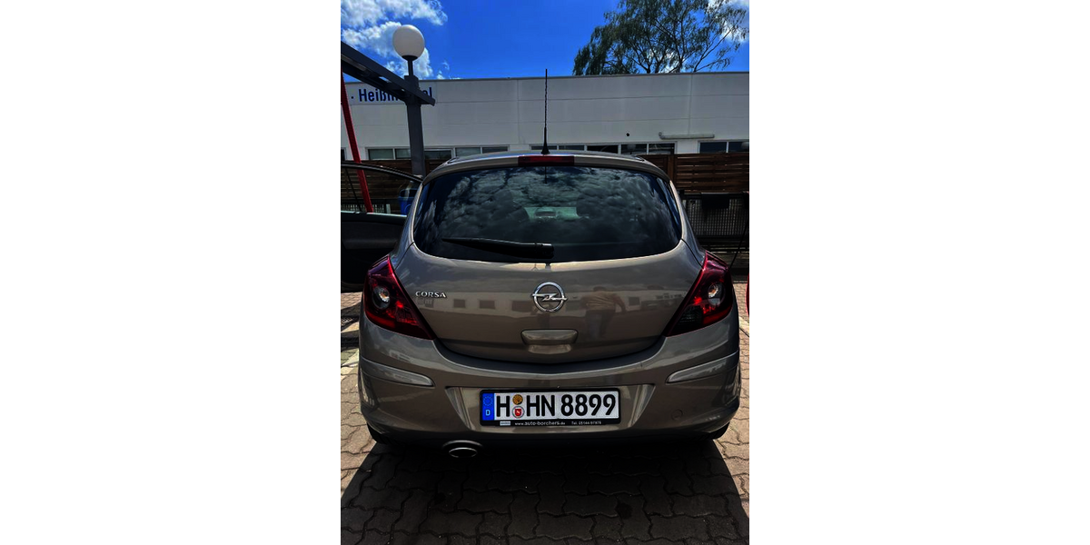 Opel Corsa 142.000 km 2.700 &euro; Hannover 30163
