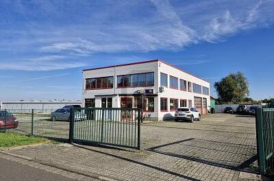 IHR GEWERBE IN BESTER LAGE MIT VIEL PLATZ