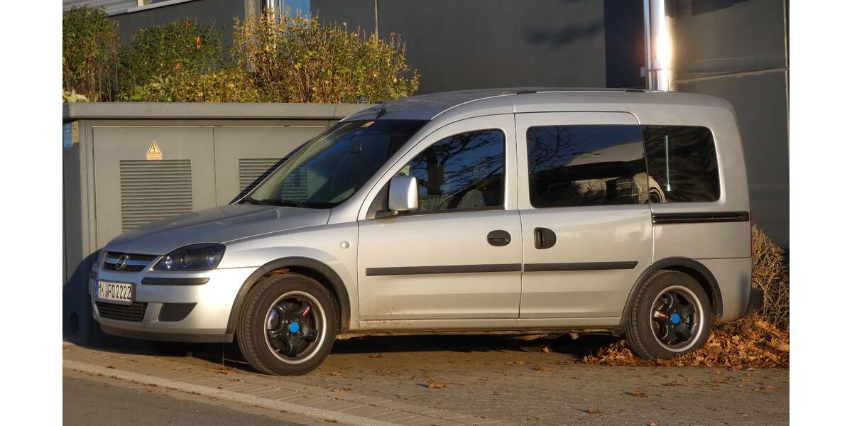 Opel Combo 102.000 km 4.399 &euro; Lüdenscheid 58511