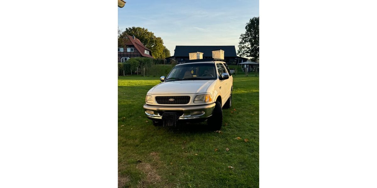 Ford Expedition 265.000 km 8.000 &euro; Brockum 49448
