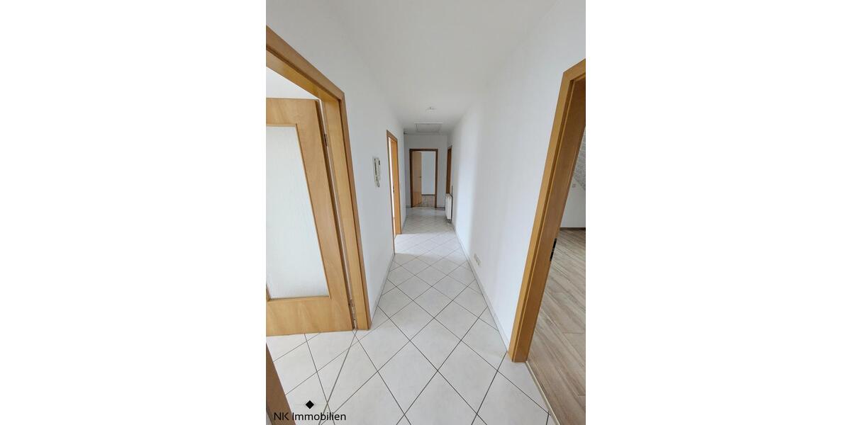 Dachgeschoßwohnung Zwickau - 4 Zimmer, 95 m&sup2;, 620&euro; | Angebot:26681040