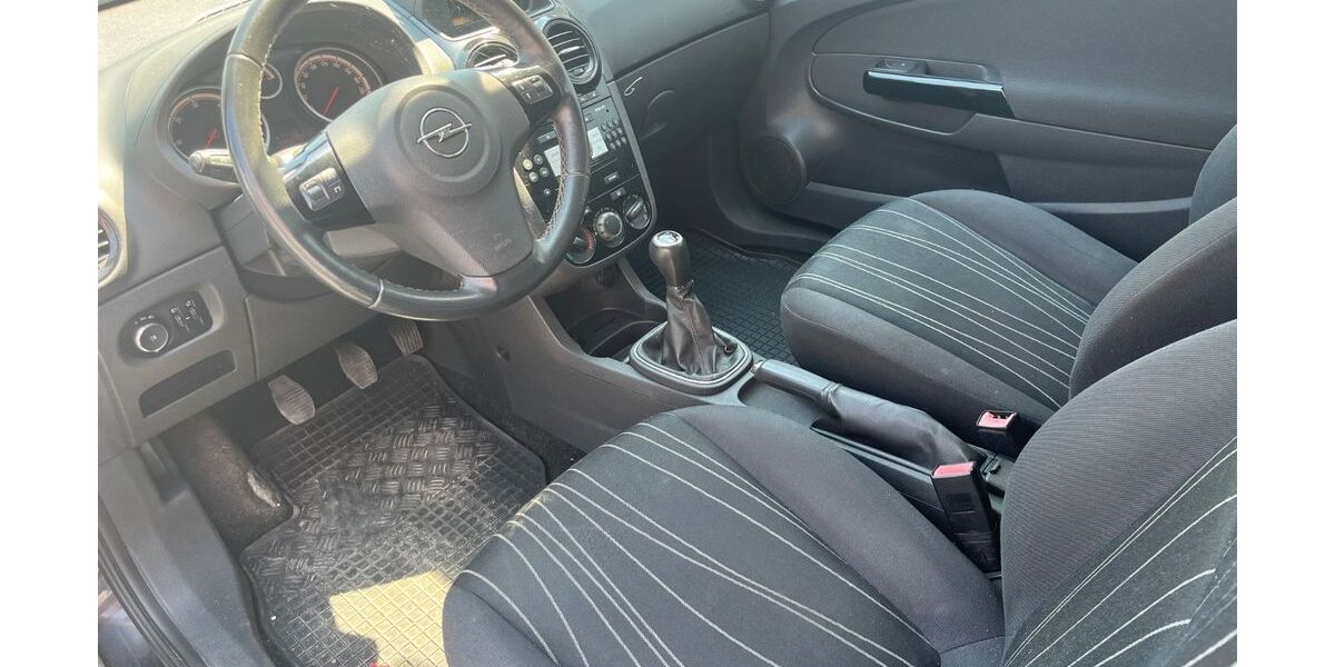 Opel Corsa 390.000 km 1.800 &euro; Liebenau 31618