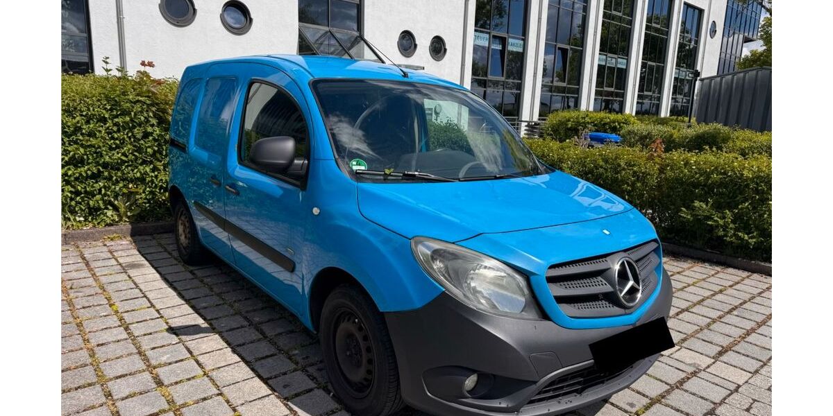 Mercedes-Benz Citan 689.000 km 2.800 &euro; München 81379