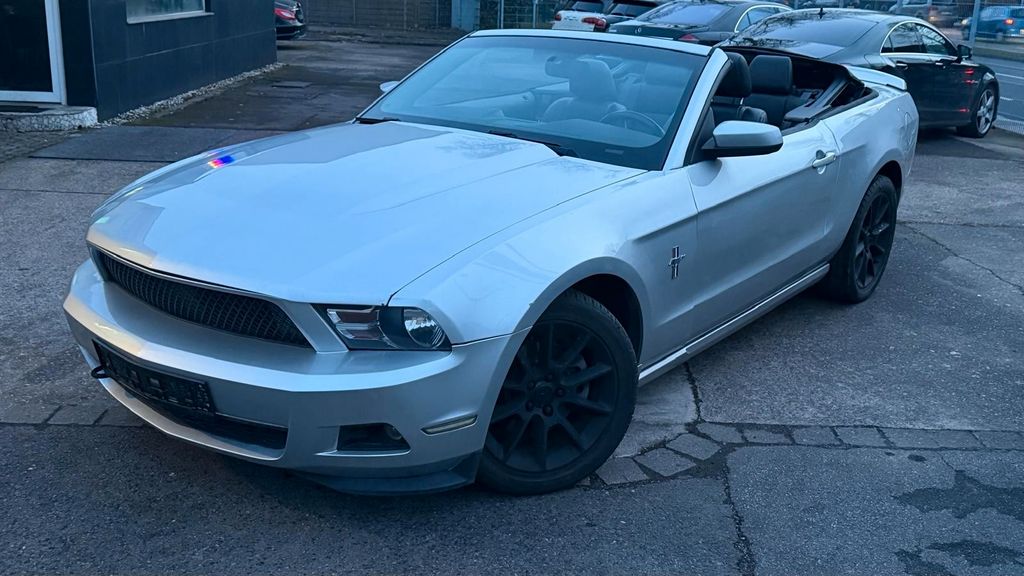 Ford Mustang 181.000 km 13.000 &euro; Mülheim 45475