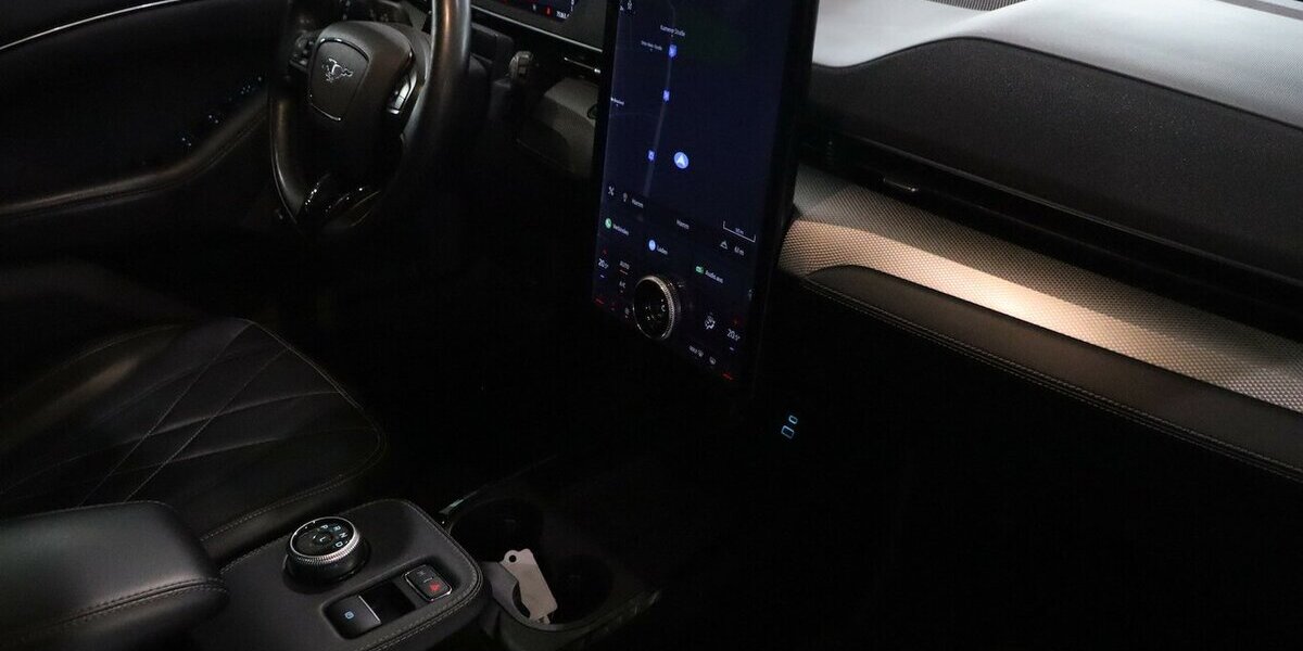 Ford Mustang Mach-E BANG & OLUFSEN / VIRTUAL COCKPIT 75.000 km 23.991 &euro; Hamm 59077