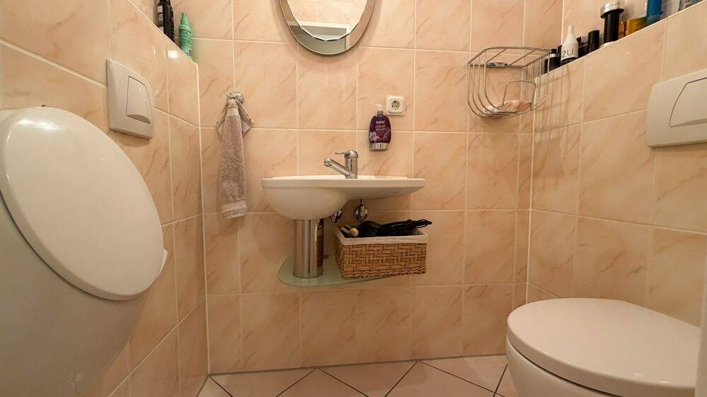 Traumhafter Bungalow mit Garten und vermieteter Doppelhaushälfte in Duisburg-Vierlinden! 4 zimmer