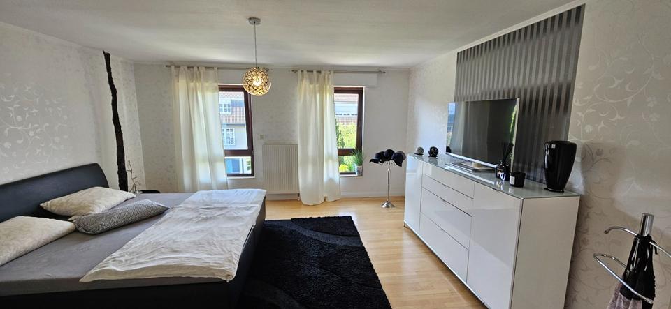 Schönes Einfamilienhaus mit Garage und 2 Stellplätzen 5 zimmer