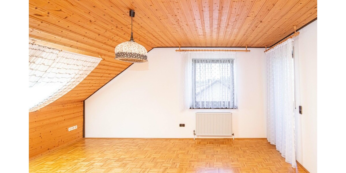 Großzügiges Haus mit 2 Wohneinheiten möglich – ideal für Familie oder Vermietung - Einfamilienhaus Schönsee | Angebot:26443086