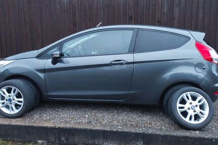 Ford Fiesta 114.746 km 5.450 &euro; Hellenthal 53940