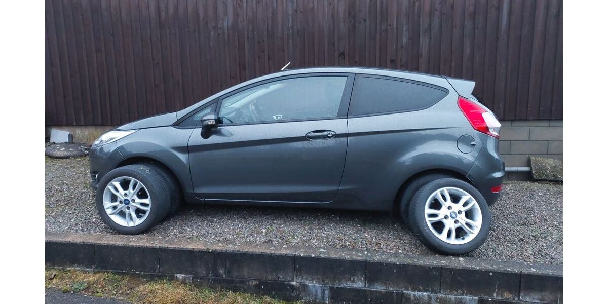 Ford Fiesta 114.746 km 5.450 &euro; Hellenthal 53940