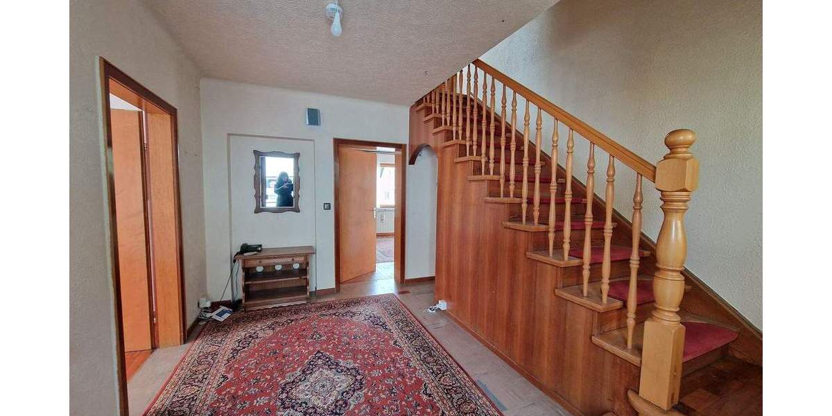 Einfamilienhaus Tholey - 8 Zimmer, 150 m&sup2;, 200.000&euro; | Angebot:25600966