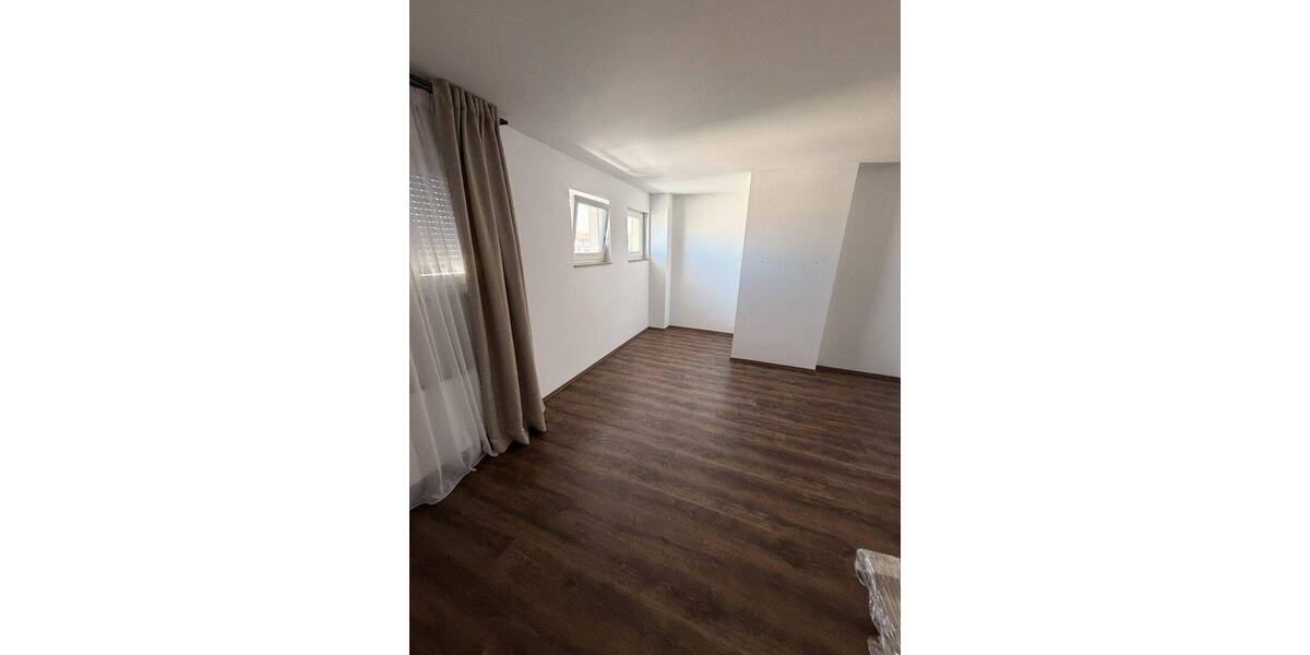 Reihenmittelhaus Feucht - 5 Zimmer, 165 m&sup2;, 2.300&euro; | Angebot:26778559