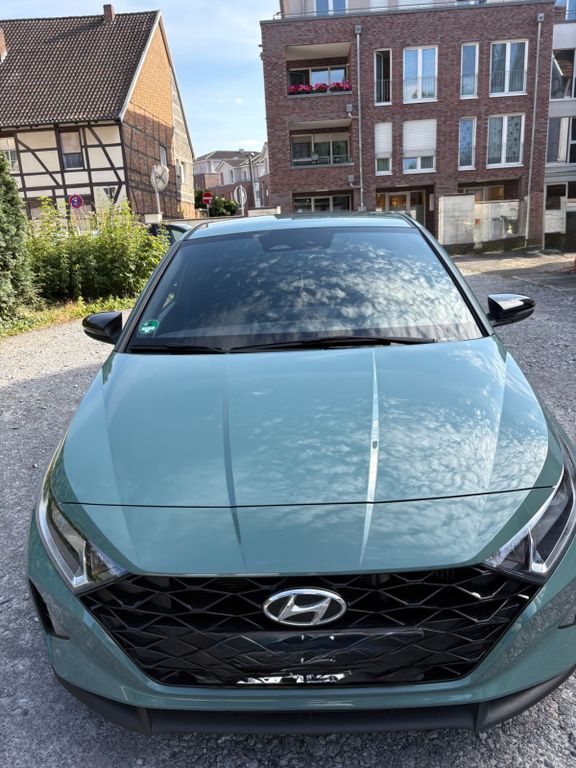 i20