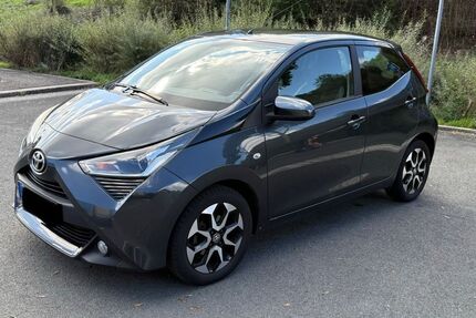 Toyota Aygo (X) 76.400 km 8.100 &euro; Dortmund 44287