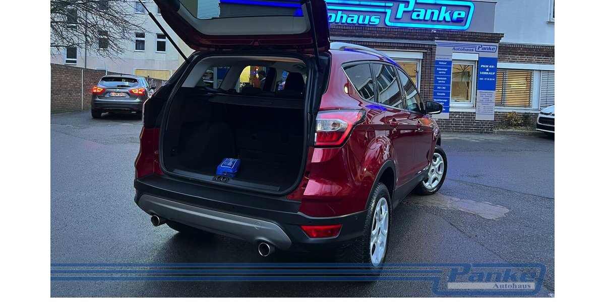 Ford Kuga Automatik*Navi*Carplay*SHZ*Tempo* 63.647 km 14.990 &euro; Berlin 13187