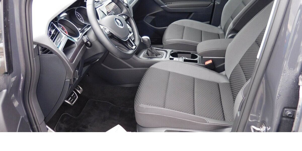 VW Touran 1.5 Comfortline Active BMT TSI DSG Navi 21.400 km 25.990 &euro; Vordorf 38533