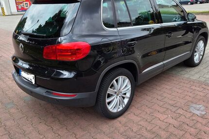 VW Tiguan 110.000 km 15.990 € Moers 47443