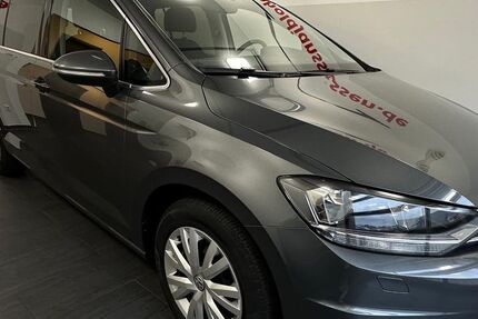 VW Touran 67.456 km 27.890 € Friesoythe 26169