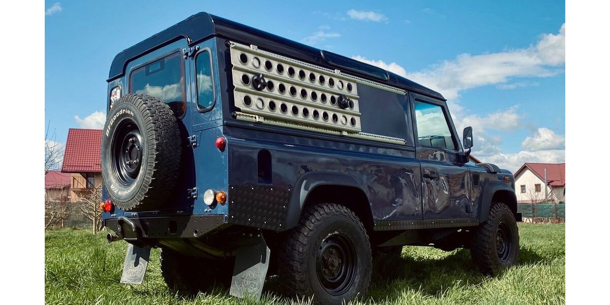 Land Rover Defender 327.000 km 29.500 &euro; München 81479