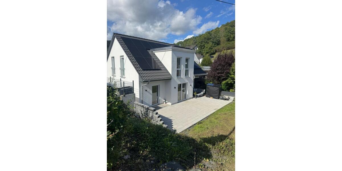 Gehobener Neubau in Siegen-Eiserfeld mit Blick ins Grüne zimmer