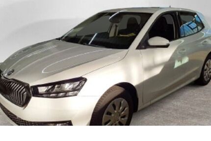 Skoda Fabia 8.805 km 17.590 &euro; Lemgo 32657