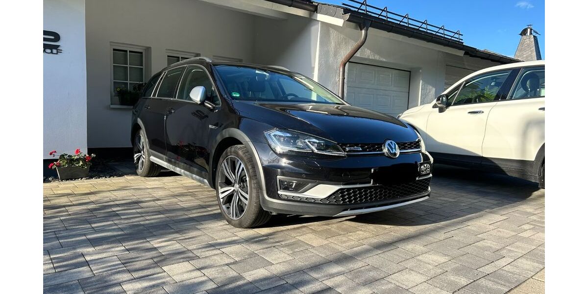 VW Golf 95.876 km 22.990 &euro; Winterberg 59955
