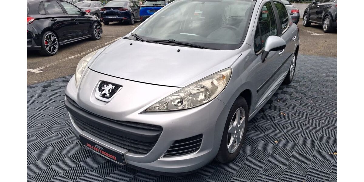 Peugeot 207 167.400 km 1.899 &euro; Altendiez 65624