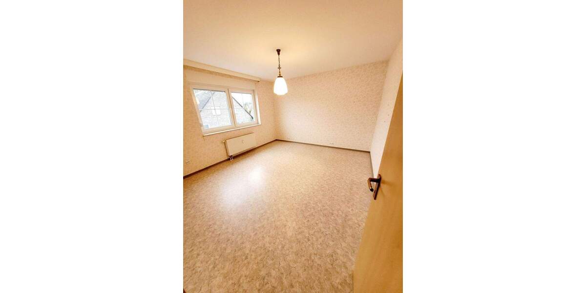 Etagenwohnung Kerpen - 3 Zimmer, 125 m&sup2;, 1.400&euro; | Angebot:24547341