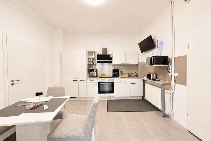 Wohnhaus + Gästehaus mit großen Grundstück in Feldrandlage! Nur 20 Minuten zum Ostseestrand! - Doppelhaushälfte Ahrensbök | Angebot:26495860
